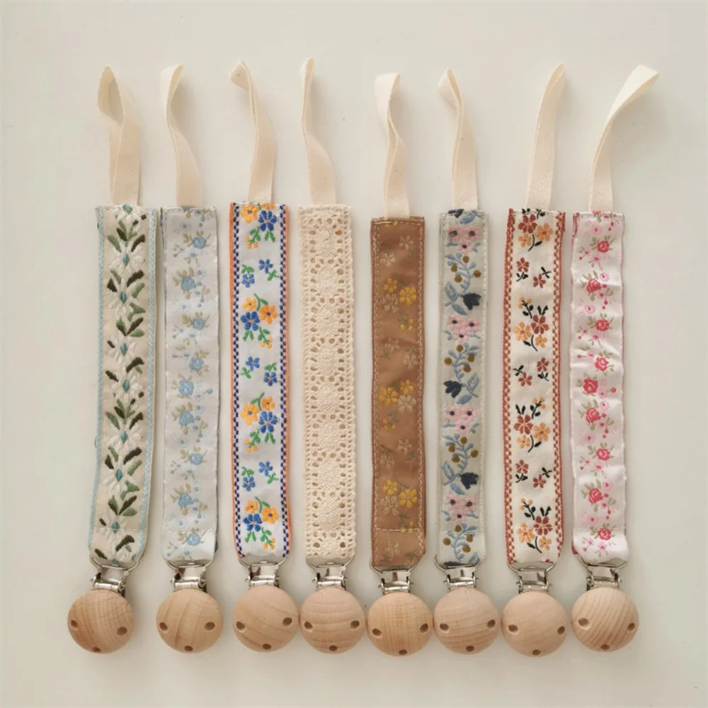 Baby Pacifier Clip Chain Wood  - Baby Nursery Boy recension och pris
