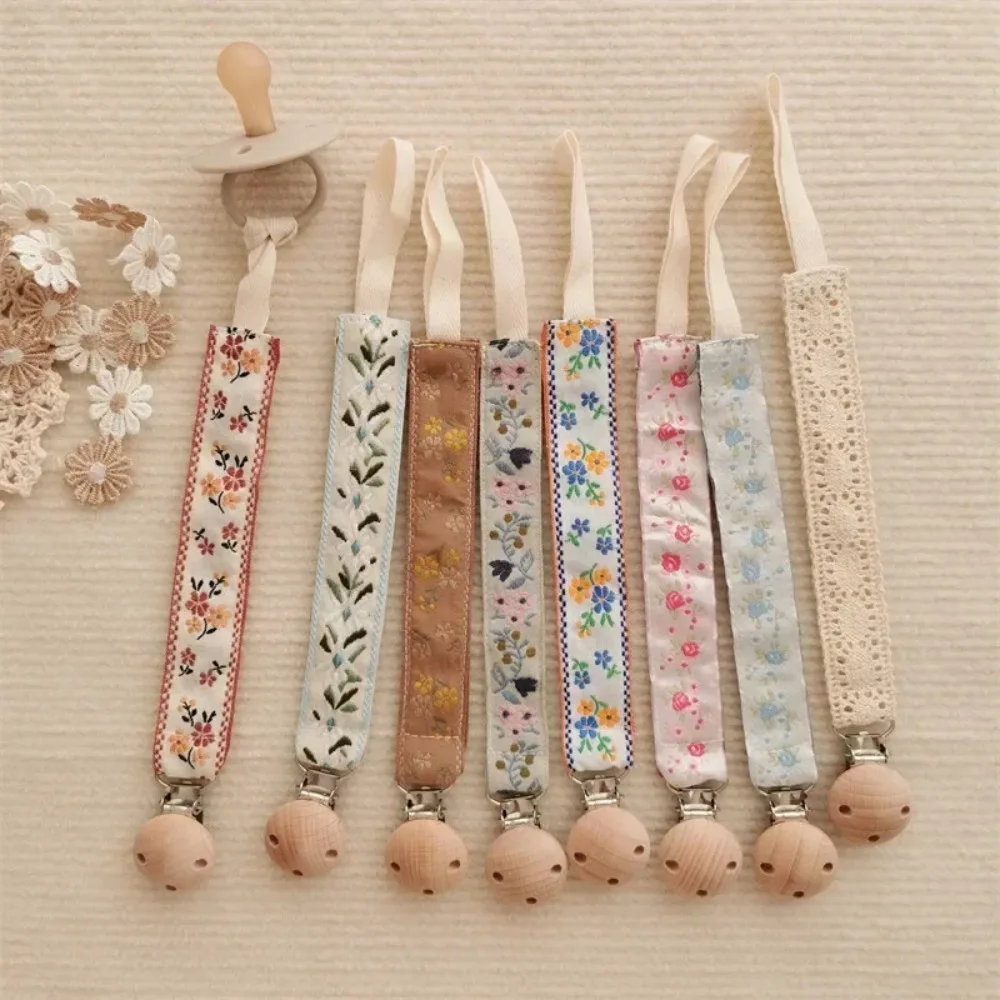Baby Pacifier Clip Chain Wood  - Baby Nursery Boy recension och pris
