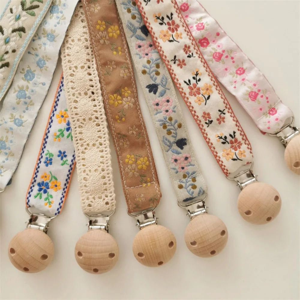 Baby Pacifier Clip Chain Wood  - Baby Nursery Boy recension och pris